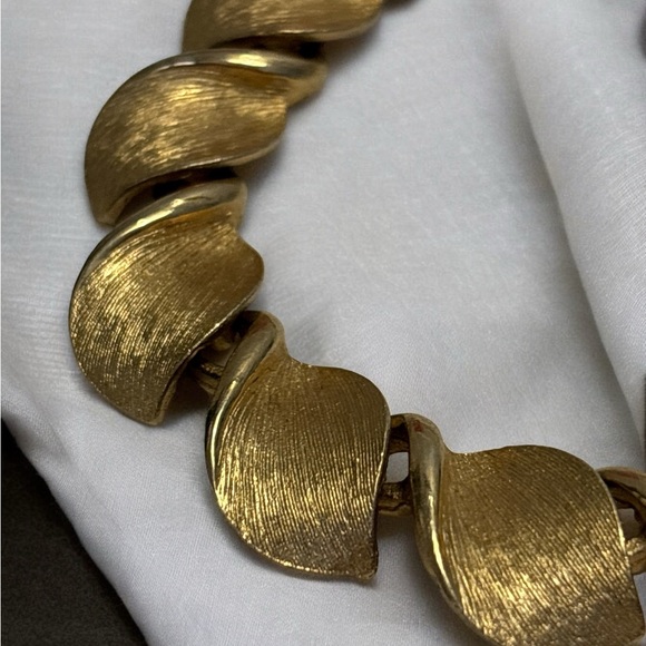 Vintage Emmons Textured Gold Tone Wave Design Choker/Necklace 14”+3.5” - Picture 8 of 11